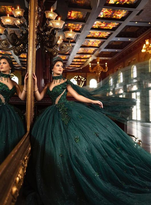Quincea&ntilde;era photoshoot &mdash; emerald gown mirror portrait at The Cruz Building, Miami Visions Photography