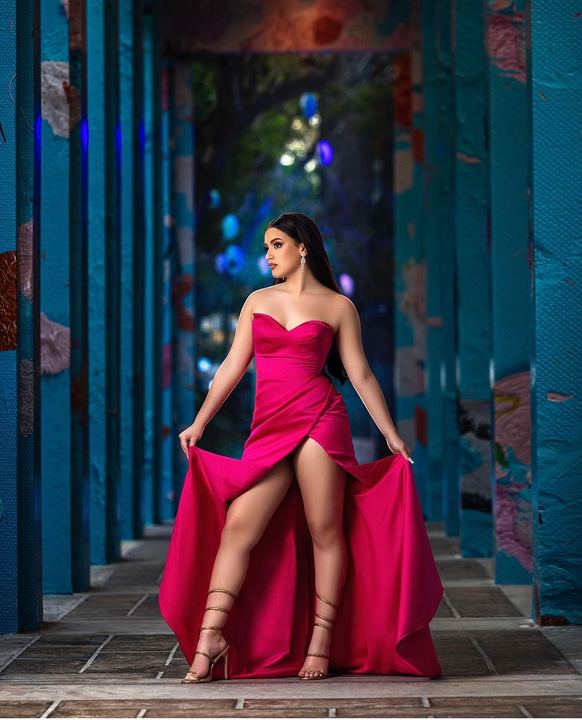 Quincea&ntilde;era photoshoot &mdash; pink dress mural walk at Miami Design District, Miami Visions Photography