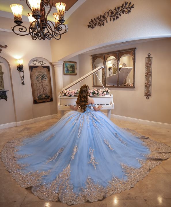 Quincea&ntilde;era photoshoot &mdash; blue gown white piano hall at Villa Toscana Miami, Miami Visions Photography
