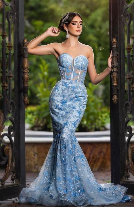 Quincea&ntilde;era photoshoot &mdash; blue lace mermaid gown garden at Villa Toscana Miami, Miami Visions Photography