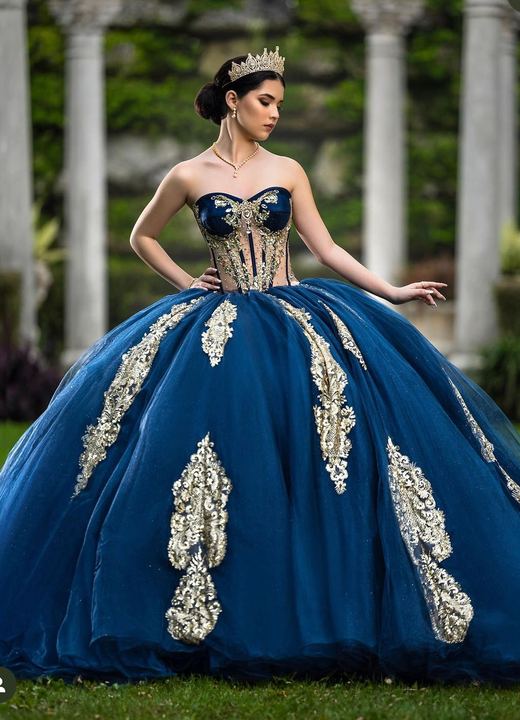 Quincea&ntilde;era photoshoot &mdash; navy gold corset ball gown columns at Villa Turqueza, Miami Visions Photography