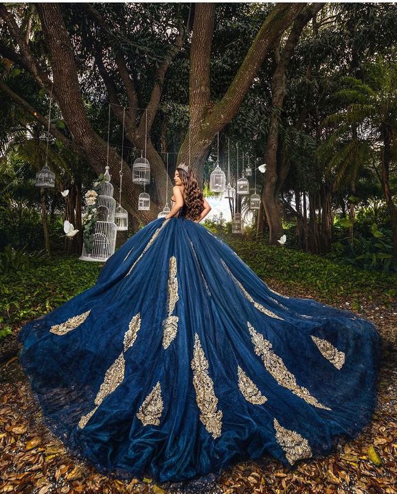 Quincea&ntilde;era photoshoot &mdash; navy gold train birdcage lanterns at Villa Turqueza, Miami Visions Photography