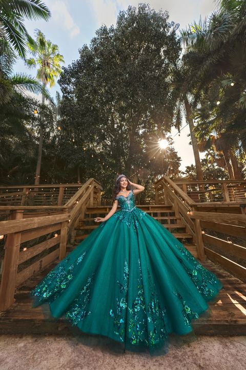 Quincea&ntilde;era photoshoot &mdash; teal gown wooden bridge at Villa Turqueza, Miami Visions Photography