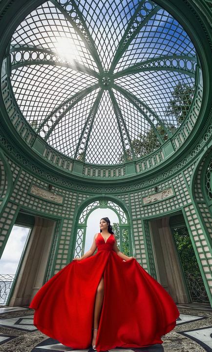 Quincea&ntilde;era photoshoot &mdash; red dress garden gazebo dome at Vizcaya Museum & Gardens, Miami Visions Photography